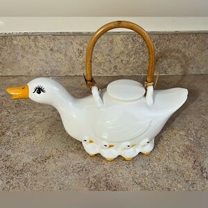 Fitz & Floyd Mama Duck Teapot | Vintage Ceramic Duck Teapot with Bamboo Handle